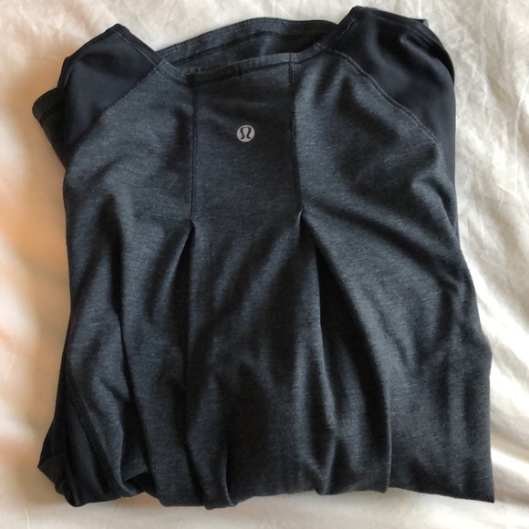 Lululemon Women’s Quarter Sleeve Shirt - Picture 3 of 3